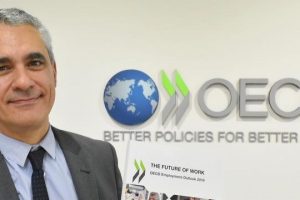 【日本経済】【氷河】日本は「就職氷河期世代」に手を差し伸べるべき…OECD局長が懸念「彼らに的を絞って投資をしていくことが不可欠」★15